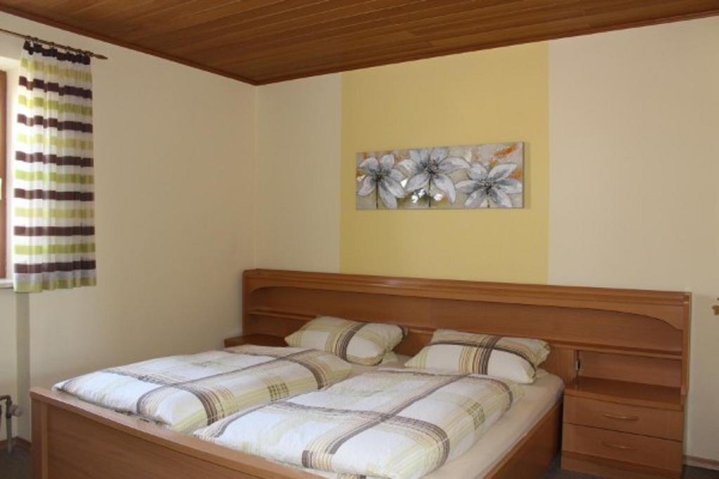 Gaeste-Haus Roesch Wiesent Екстер'єр фото